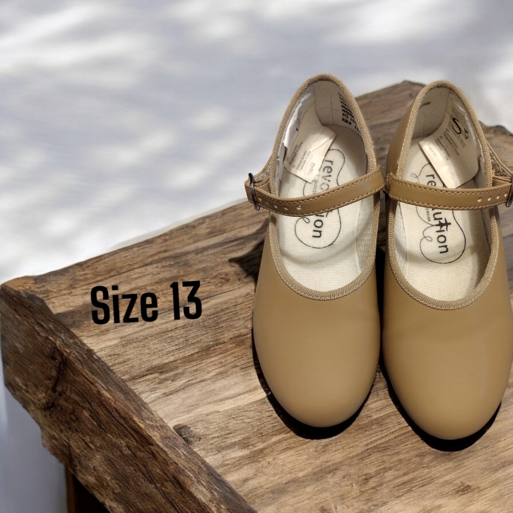 Revolution Dancewear Tap Shoes Tan Synthetic Leather kids 13 buckle closure